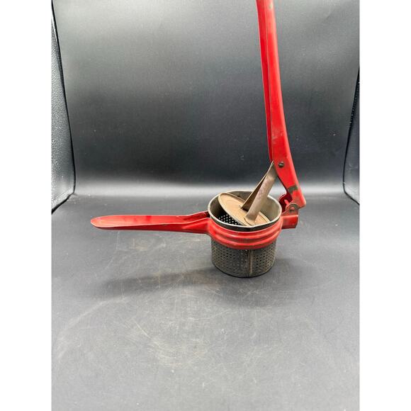 Vintage 1950s Metal Potato Ricer With Red Handle & Frame Masher Gadget - Picture 7 of 8